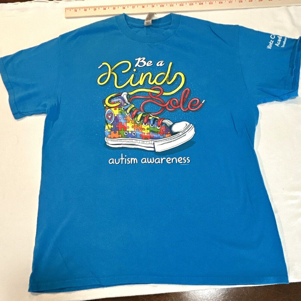 Gildan Heavy Cotton unisex Crew Neck Short Sleeve Graphic T-Shirt M Blue Autism